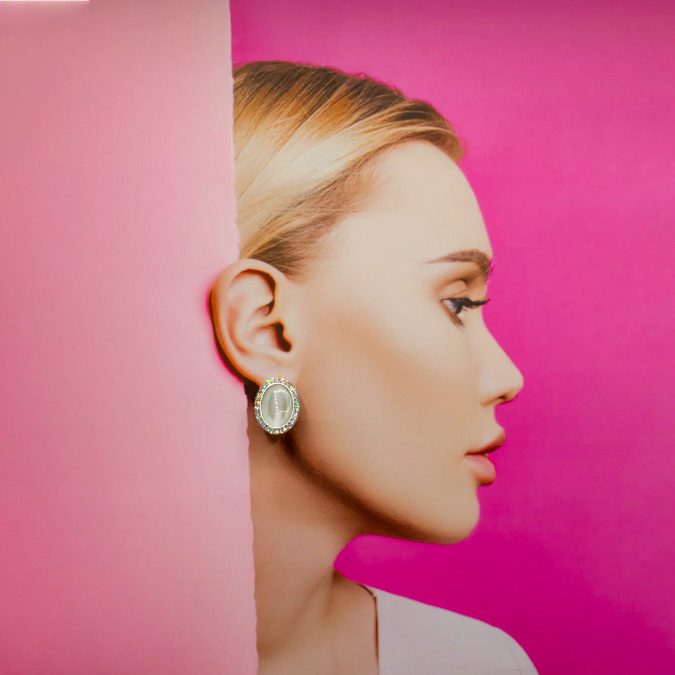 Oval-Shaped Gradient Stone Earrings with Rhinestones